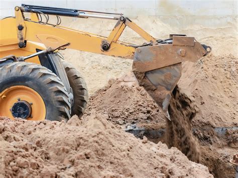 is backfilling with a skid stee faster than a backhoe|which is better for backhoe.